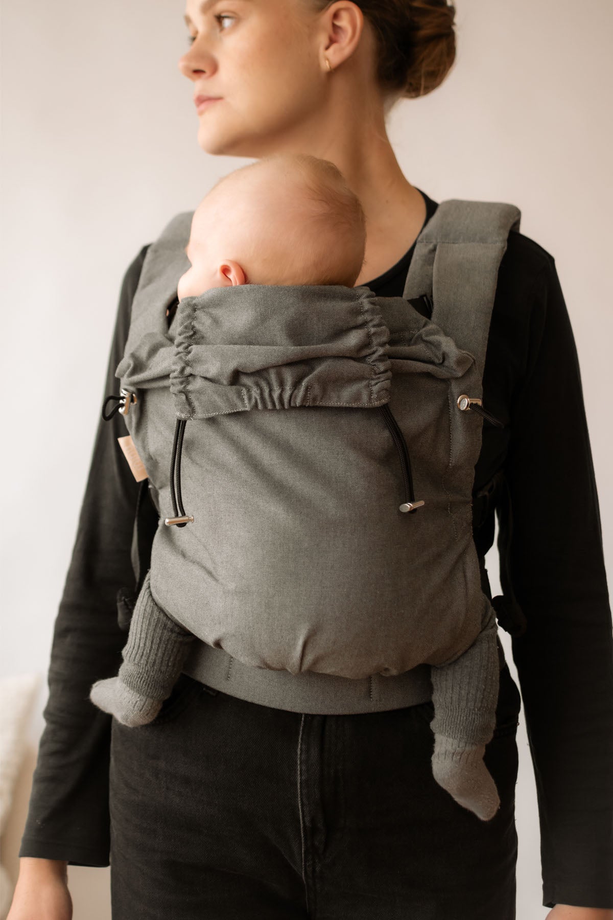 nosítka od narození v šedé barvě