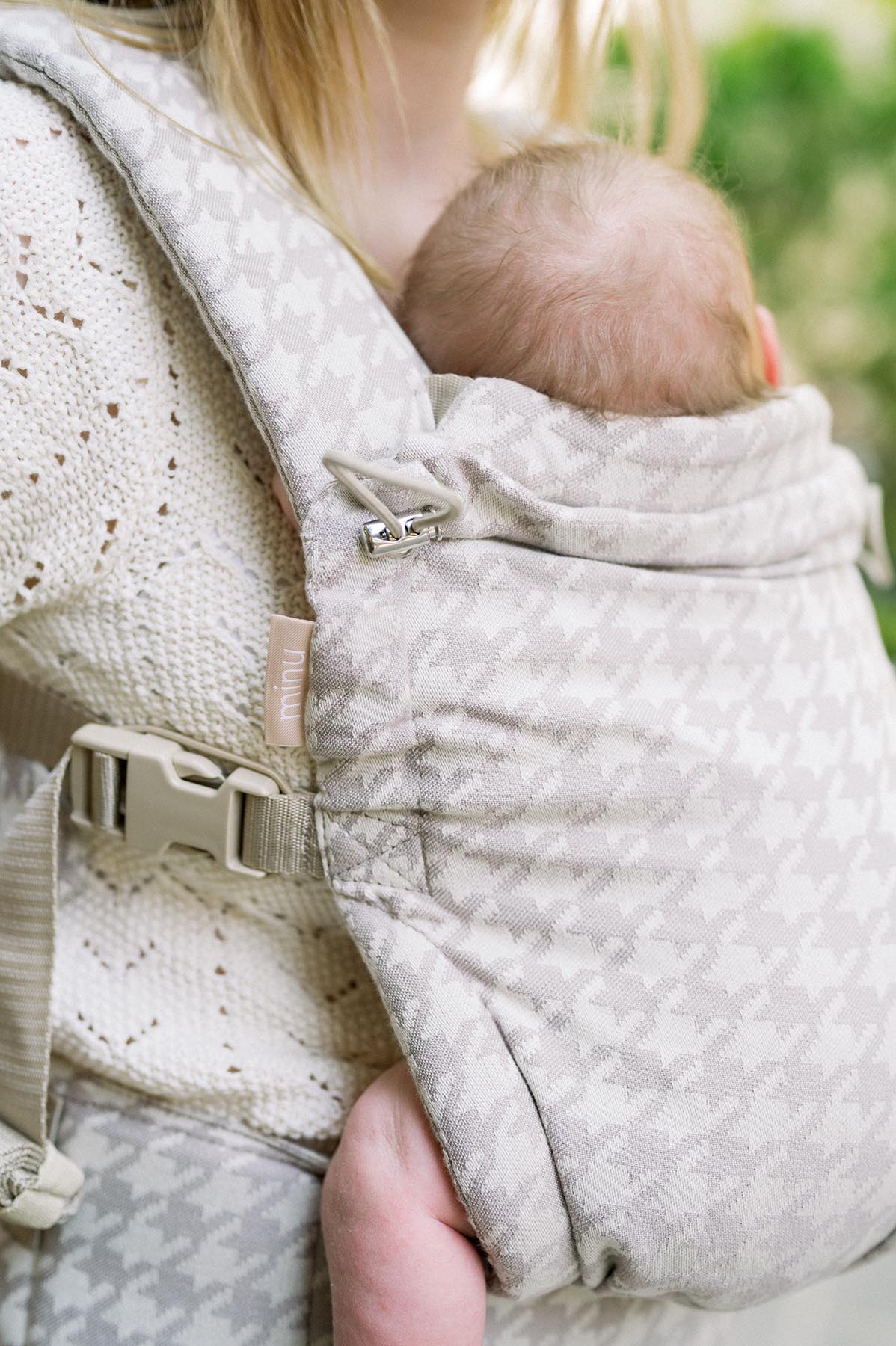 Nosítko od narození (0+) Houndstooth