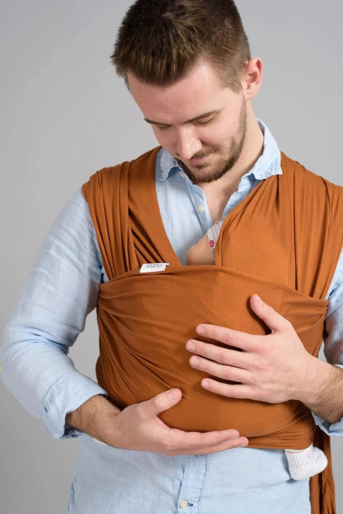 satek na noseni miminek