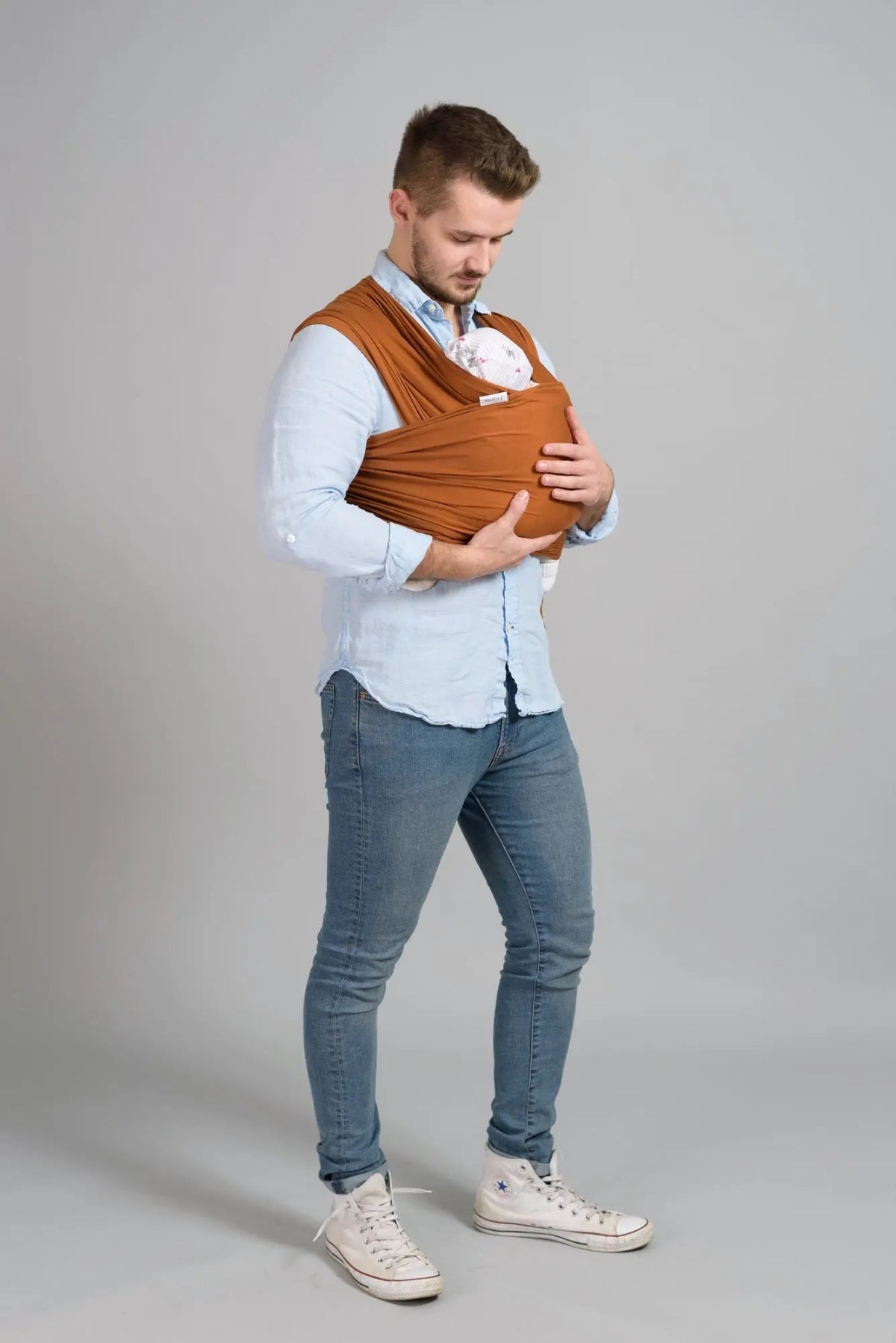 satek na noseni miminek